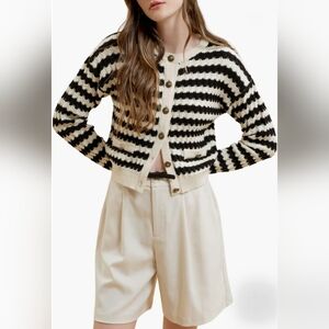 Wavy Striped Black and White Women's Cardigan